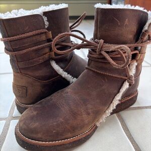 Ugg Australia Luisa Leather Sheepskin Women's Boots Size 8